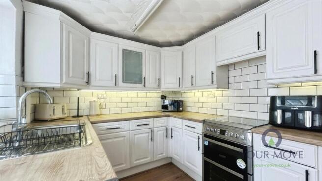 3 bed Semi-Detached for sale Image 4
