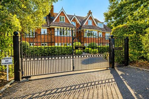 Waverley Lane, Farnham, Surrey, GU9