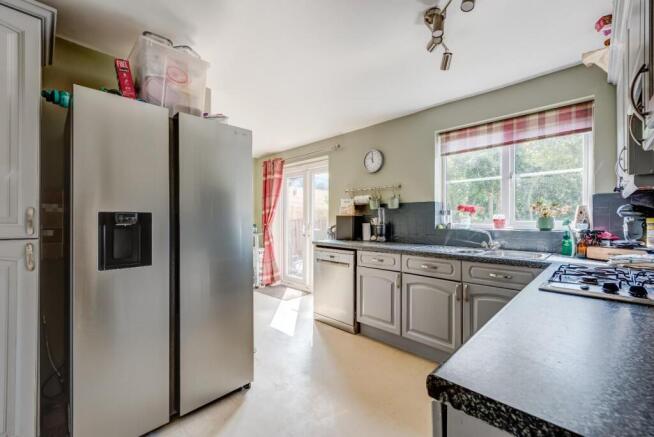 4 bed Detached for sale Image 10