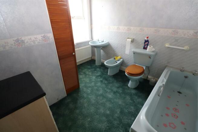 Bathroom / WC