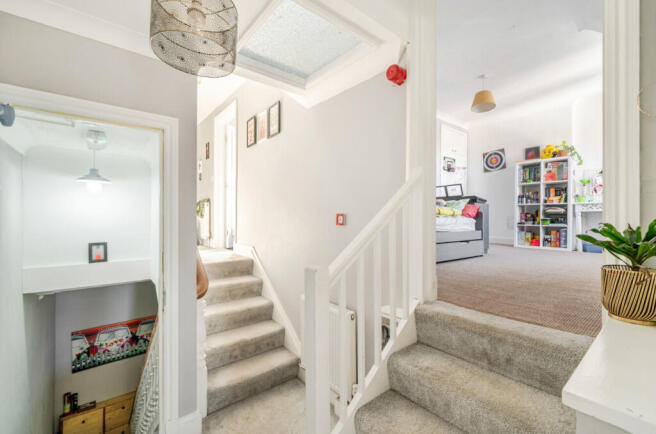 2 bed Flat for sale Image 4