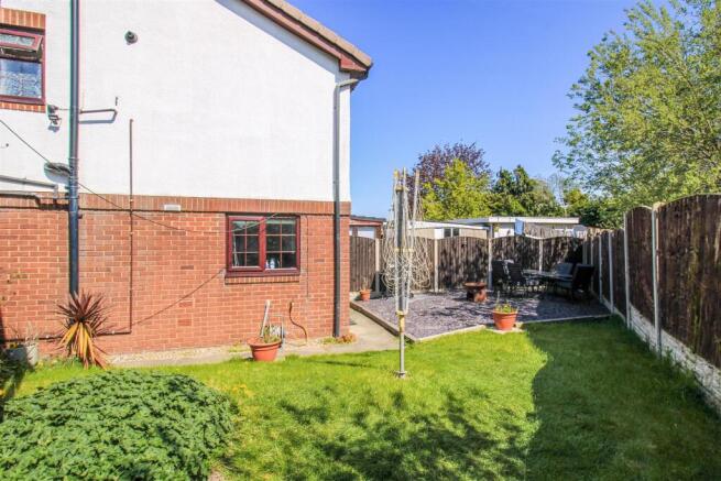 2 bed Semi-Detached for sale Image 10