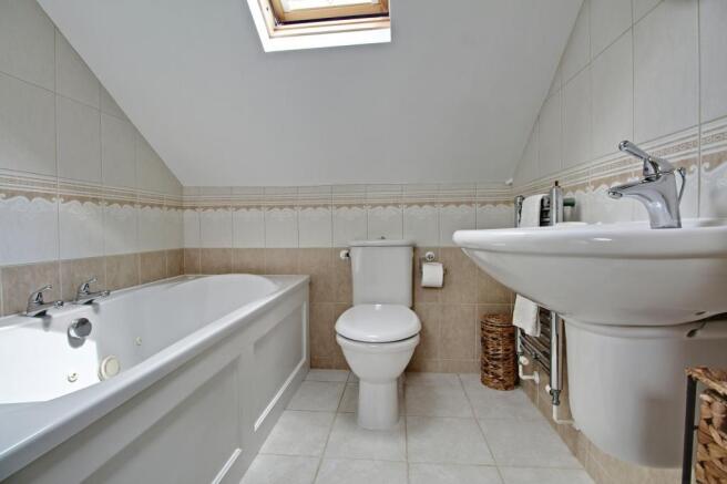 Ensuite to Bed 1