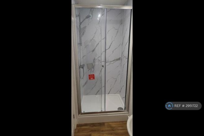 4 bed Terraced to rent Image 9