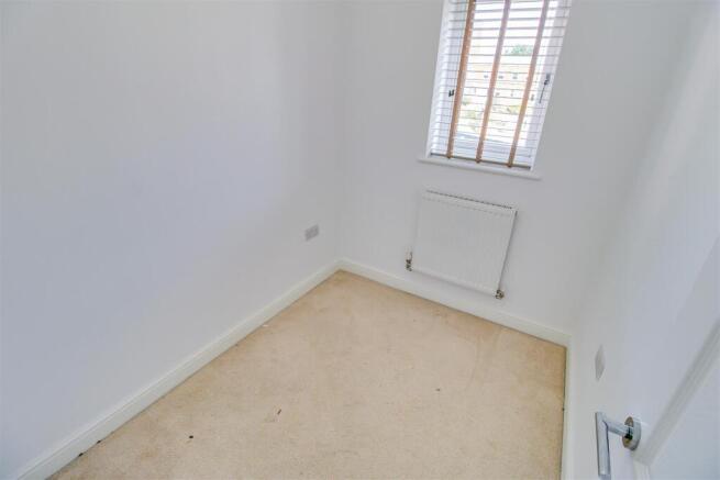 4 bed Detached for sale Image 7