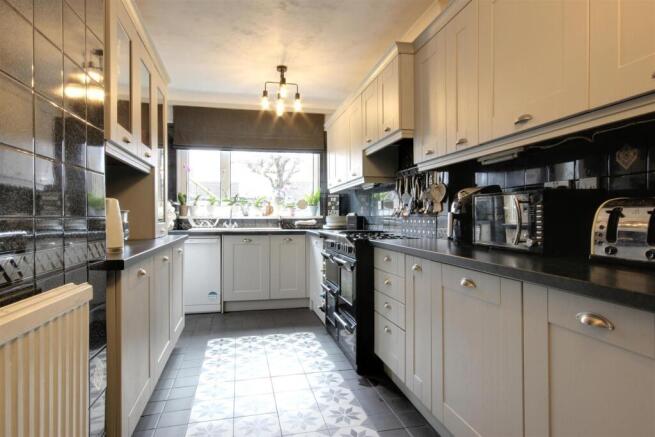 3 bed House for sale Image 7