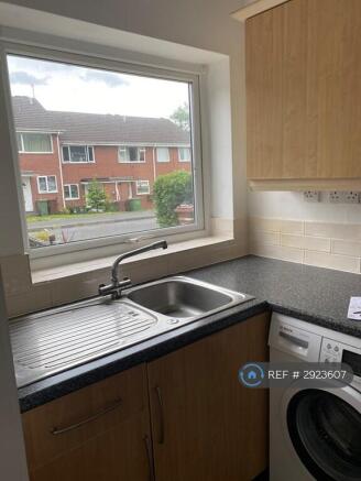 2 bed Terraced to rent Image 8