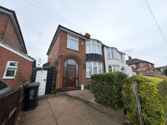 Three Bedroom Semi Detached House on Sudeley Aven