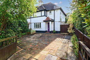 40, Fairway, Petts Wood, Orpington BR5 1EG