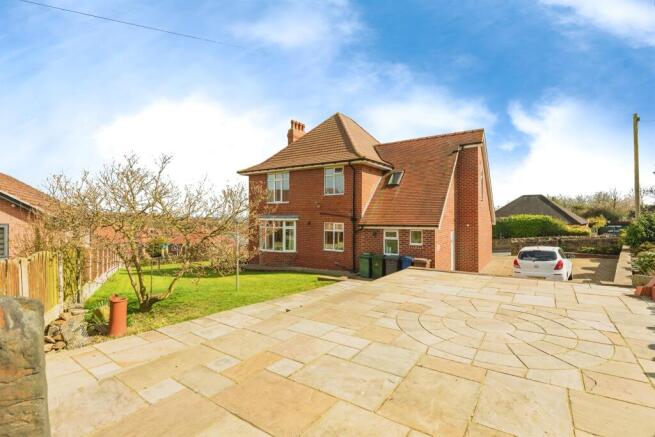 4 bed Detached for sale Image 12
