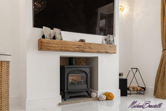 4 bed Semi-Detached for sale Image 8
