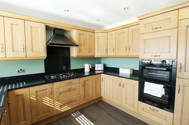 3 bed Detached for sale Image 9