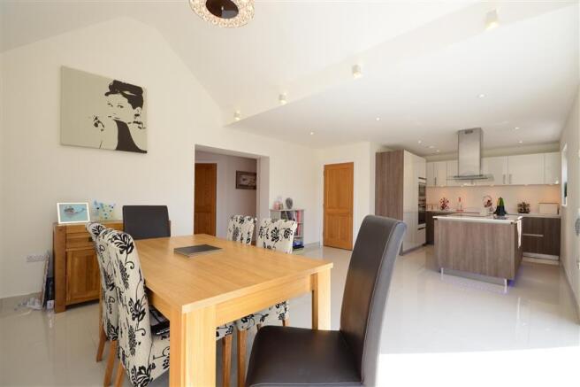Kitchen/Dining Area