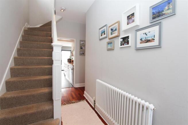 ENTRANCE HALLWAY.jpg