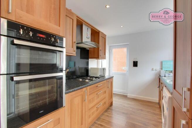 KITCHEN / DINER
