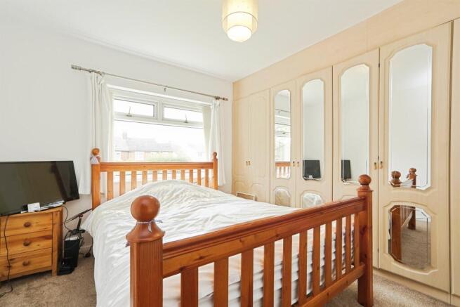 3 bed Semi-Detached for sale Image 10