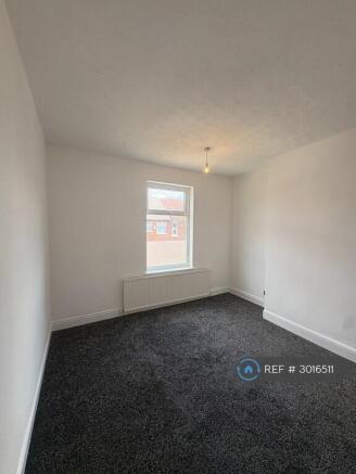 2 bed Terraced to rent Image 12