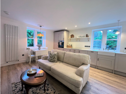Lounge/Kitchen (2)