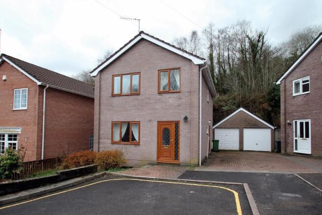 Garage & Driveway