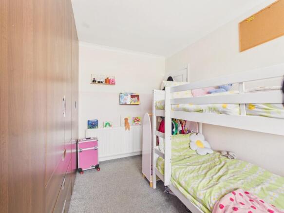 3 bed Terraced for sale Image 9
