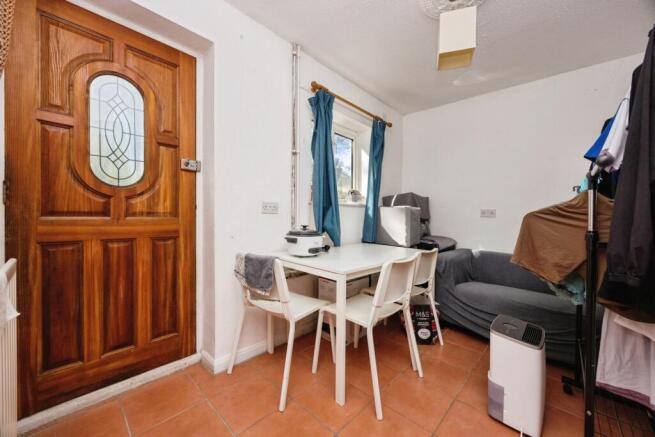 Southway, Guildford, Surrey, GU2 photo 4