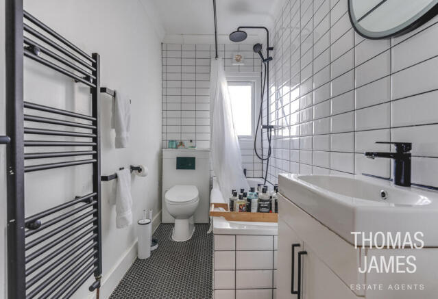 East Barnet Road - stylish bathroom