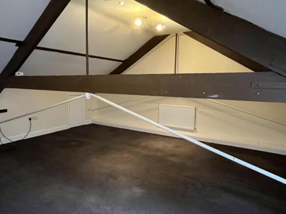 3 bed Apartment to rent Image 4