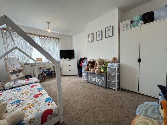 Coronation Way, Keighley, BD22 photo 4