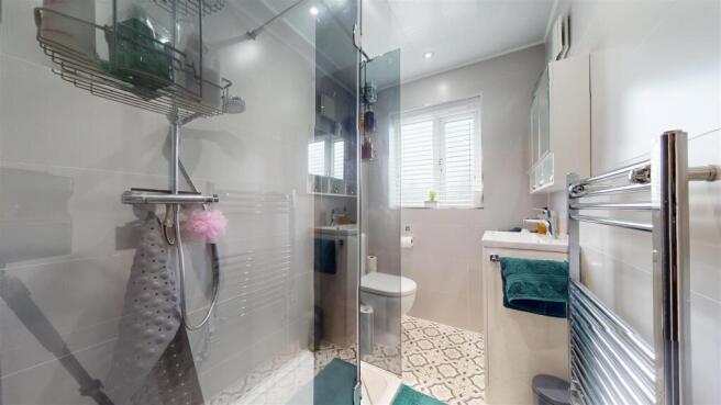 Lemon Tree Walk Shower Room