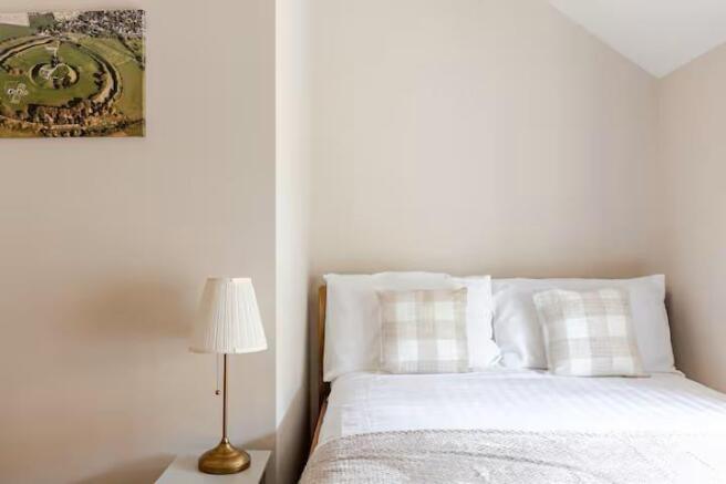 bedroom 4 2.jpg