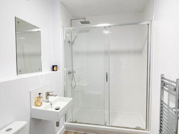 2 bed Flat to rent Image 9