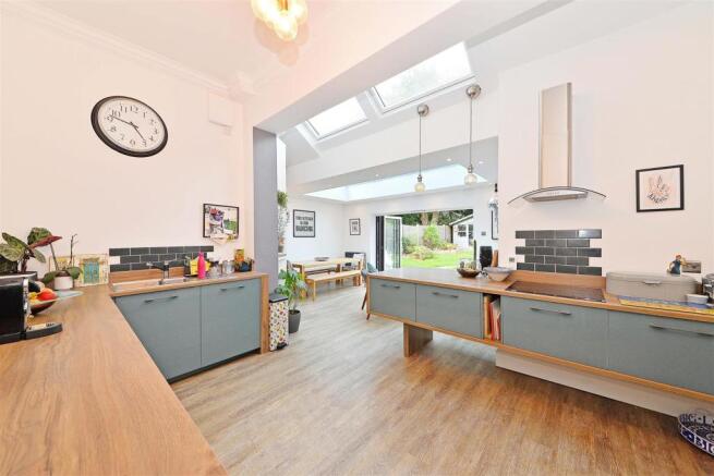 KITCHEN 3.jpg