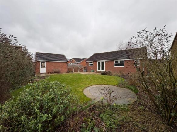 2 bed Detached Bungalow for sale Image 11