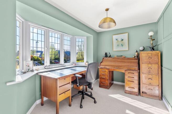 5 bed Detached for sale Image 6