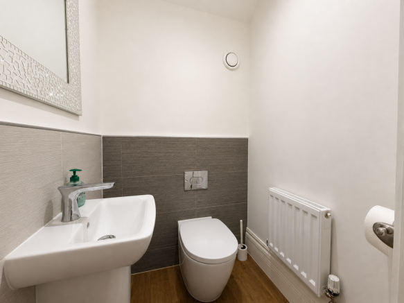 4 bed Terraced for sale Image 8