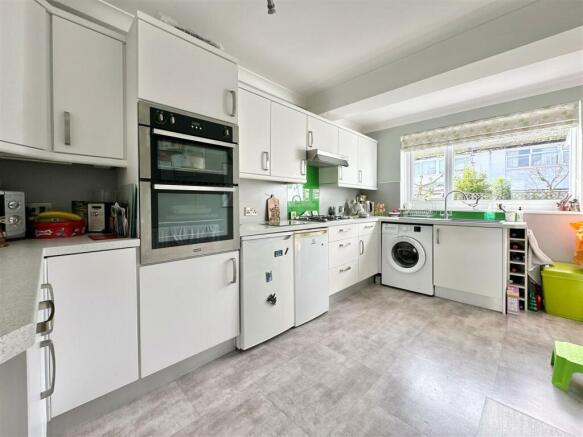 Kitchen.JPG