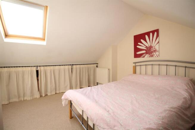 bedroom IMG_2013.JPG