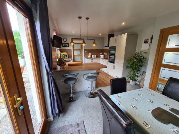 Kitchen/Dining...