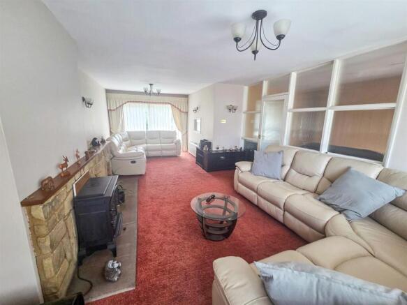 10 Living/Dining Room