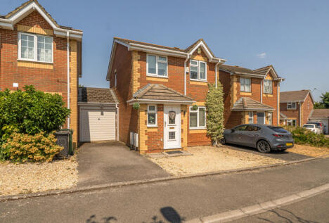 Churchill Close, Barrs Court, Bristol, Gloucestershire, BS30