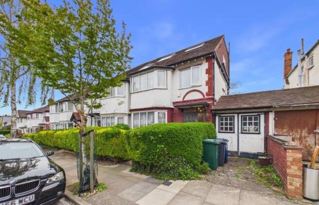 5 bed semi-detached house for sale Garrick Avenue