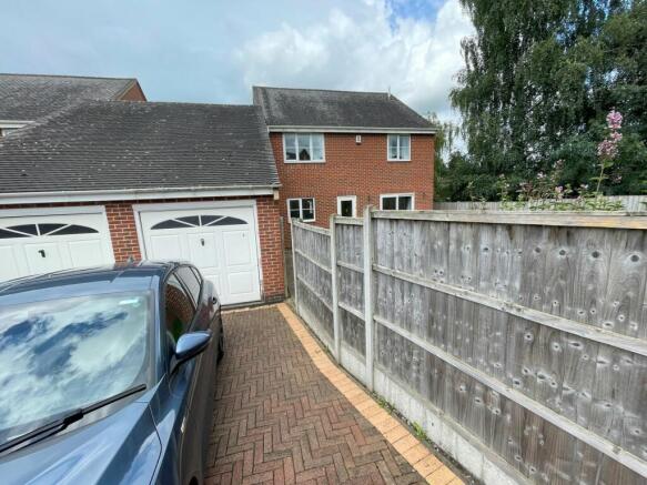 Garage/Driveway