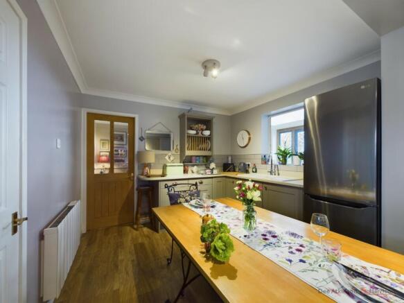 Kitchen/Breakfast Area