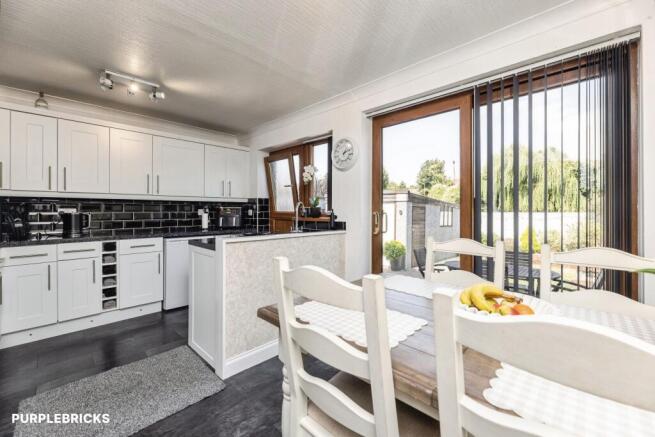 3 bed Semi-Detached for sale Image 6
