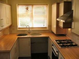 KITCHEN 12' x 7'6