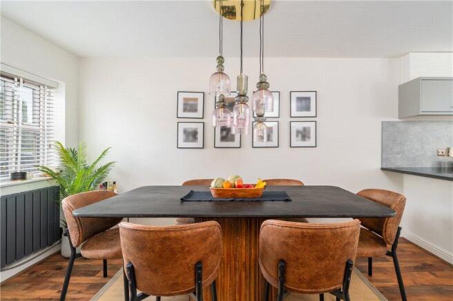 3 bed Town House for sale Image 11