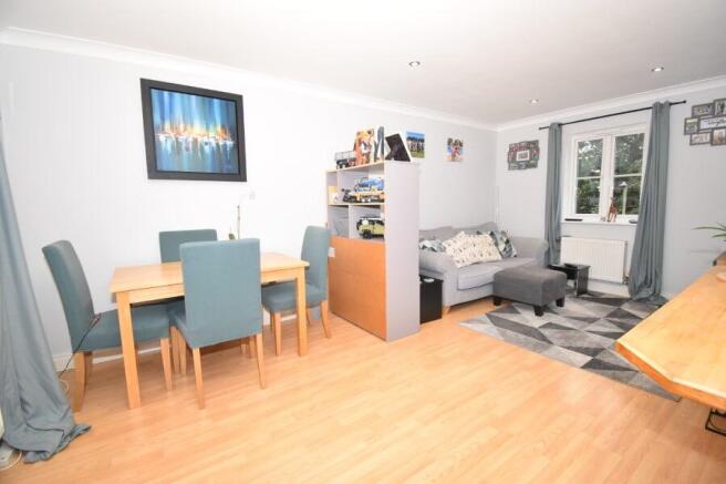 11 Bathern Road photo 3