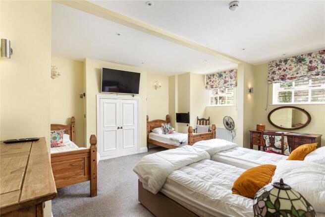12 bed Terraced for sale Image 9