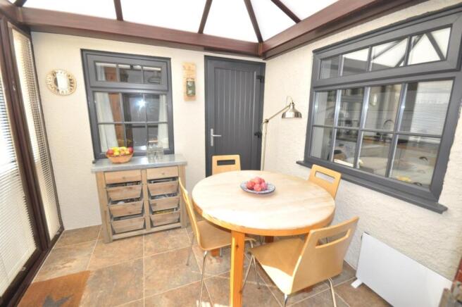 ENTRANCE VESTIBULE/CONSERVATORY