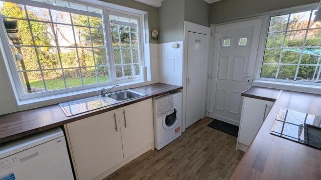 3 bed Detached to rent Image 9